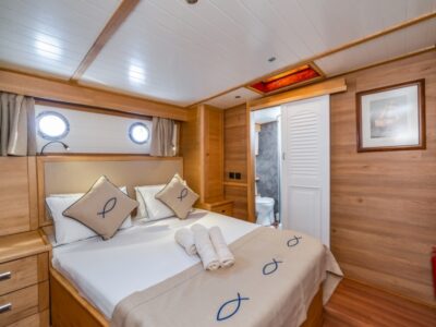 Ekmar Yachting Amazon Solo Gulet Master Cabin Vip View 400x300