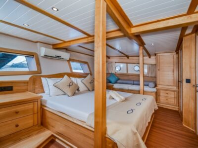 Ekmar Yachting Amazon Solo Gulet Master Cabin Side Left View 400x300