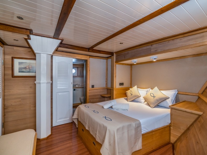 Ekmar Yachting Amazon Solo Gulet Master Cabin Side Right View 1