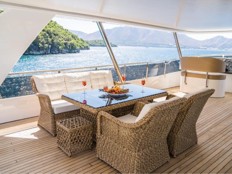 Ekmar Yachting Deep Water Al Fresco Dining Area Side View