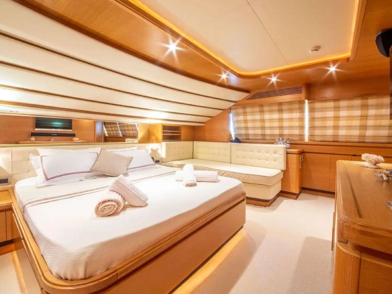 Ekmar Yachting Funda D Motor Yacht Master Cabin Side View