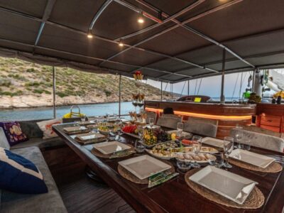 Ekmar Yachting Grande Mare Gulet Yacht Al Fresco Dining Area Aft Deck Side View 400x300