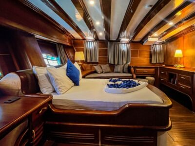 Ekmar Yachting Grande Mare Master Cabin Side Left View 400x300