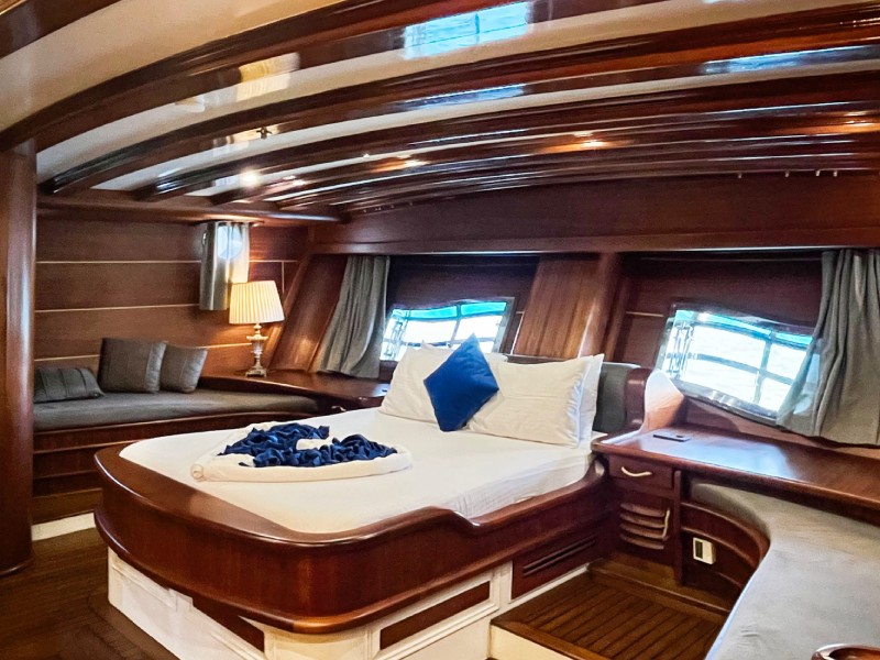 Ekmar Yachting Grande Mare Master Cabin Side Right View