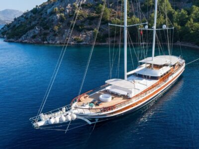Ekmar Yachting Halcon Del Mar Bow View 400x300