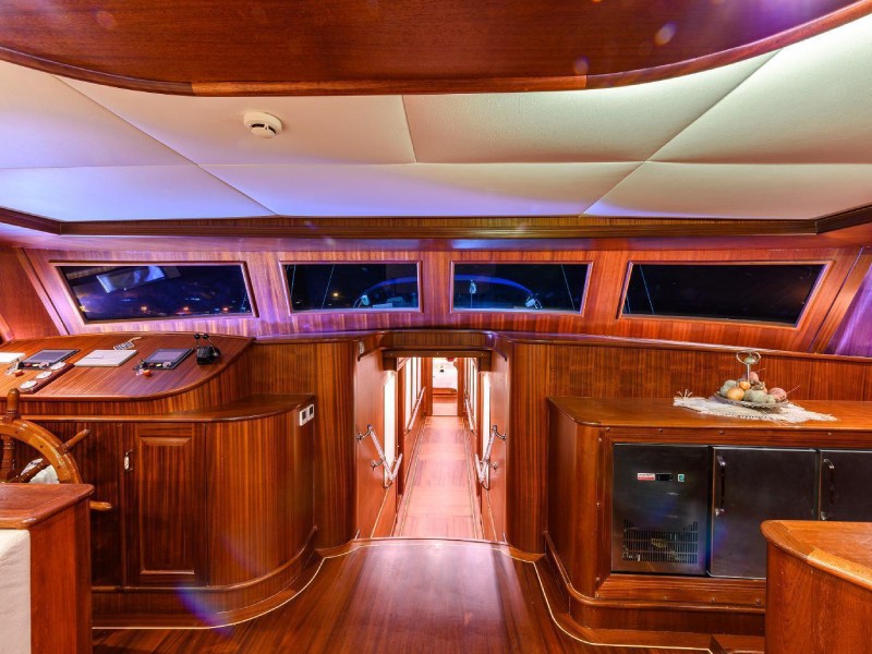 Ekmar Yachting Halcon Del Mar Cabin Deck Corridor View
