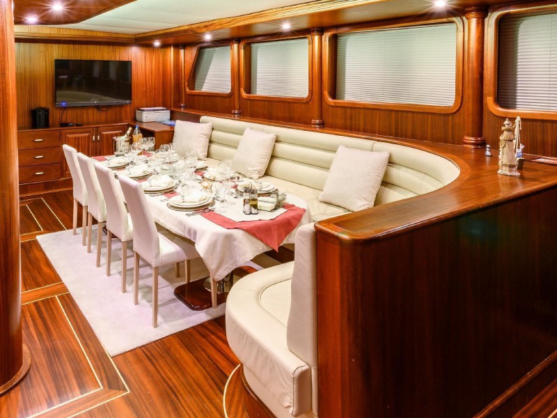 Ekmar Yachting Halcon Del Mar Formal Dining Saloon View