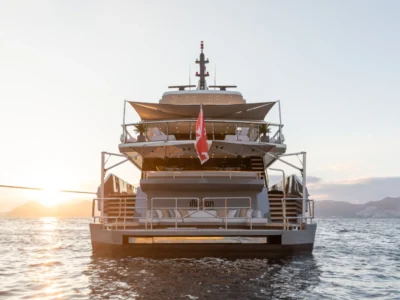 Ekmar Yachting Illusion Ii Motor Yacht Aft Deck Extorier View 400x300