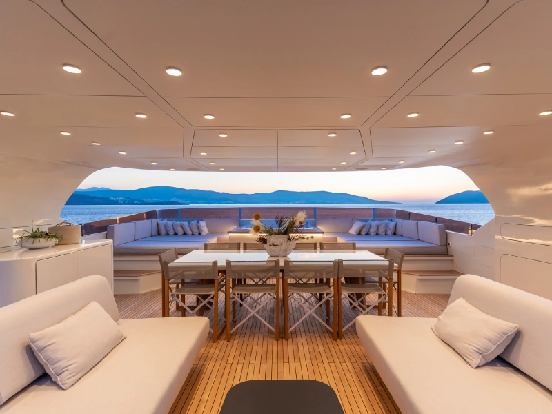 Ekmar Yachting Illusion Ii Motor Yacht Al Fresco Dining Area Aft Deck View