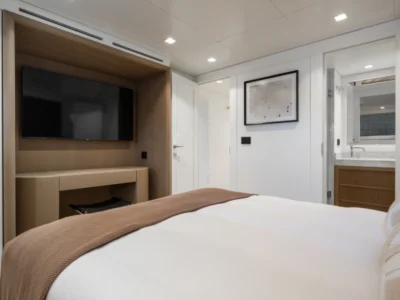 Ekmar Yachting Illusion Ii Motor Yacht Double Cabin Side View 400x300