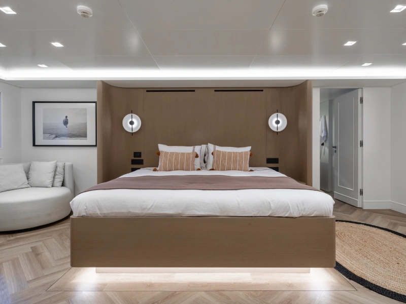 Ekmar Yachting Illusion Ii Motor Yacht Double Cabin Front View