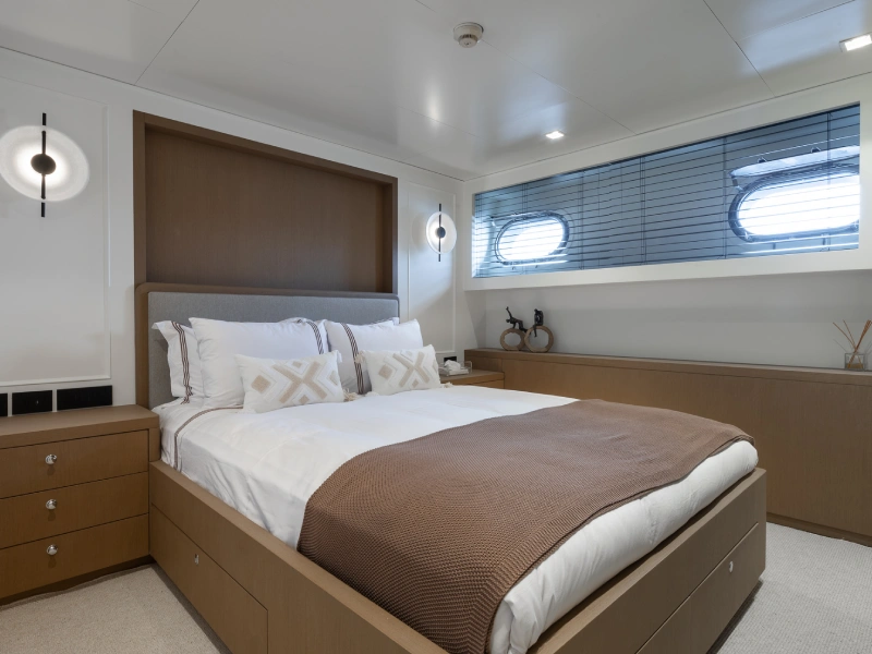 Ekmar Yachting Illusion Ii Motor Yacht Double Cabin Side Left View