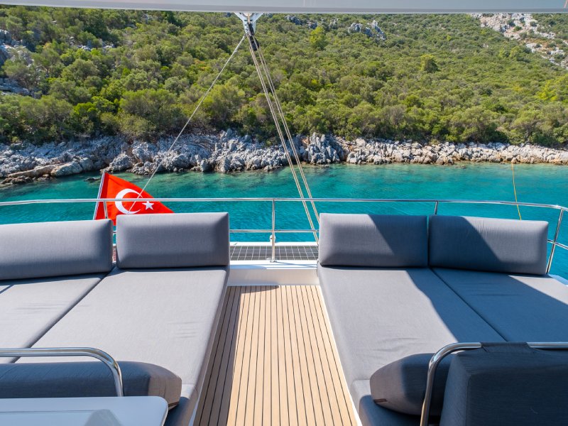 Ekmar Yachting Mus 3 Catamaran Sundeck Rear View