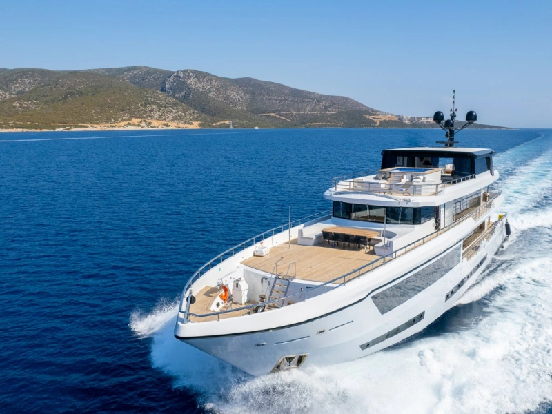 Ekmar Yachting Ocean Breeze Motor Yacht Cruising Front View