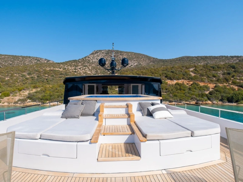 Ekmar Yachting Ocean Breeze Motor Yacht Sundeck Front View