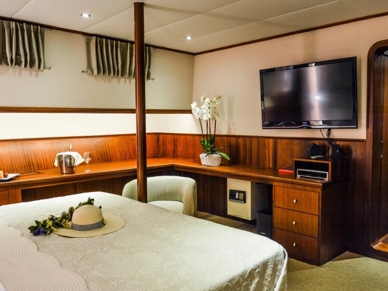 Ekmar Yachting Papa Joe Gulet Double Cabin Side View