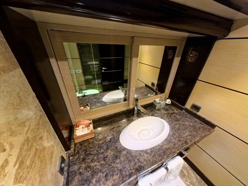 Ekmar Yachting Perla Del Mare En Suite Bathroom Third Lavatory View