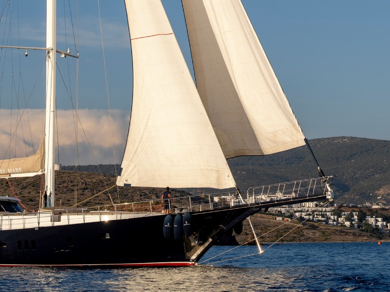 Ekmar Yachting Perla Del Mare Bow With Sails View
