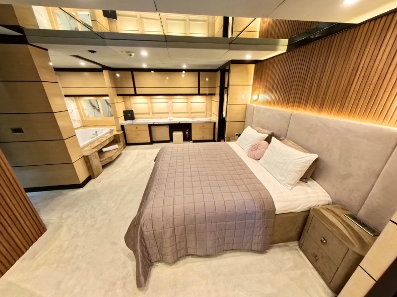 Ekmar Yachting Perla Del Mare Master Cabin Left Side View