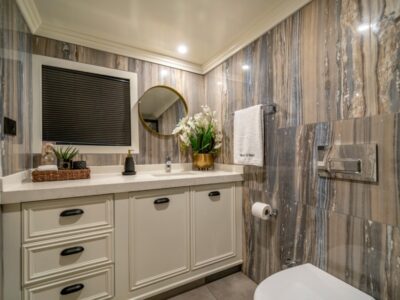 Ekmar Yachting Queen Of Makri Master Cabin En Suite Bathroom Lavatory View 400x300
