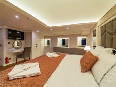 Ekmar Yachting Queen Of Makri Master Cabin Vip One View 400x300