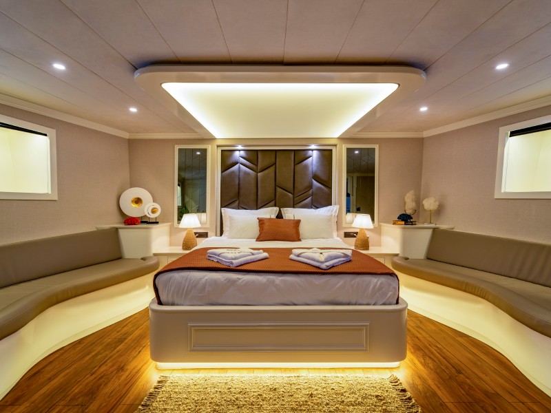 Ekmar Yachting Queen Of Makri Master Cabin Vip Two Front View