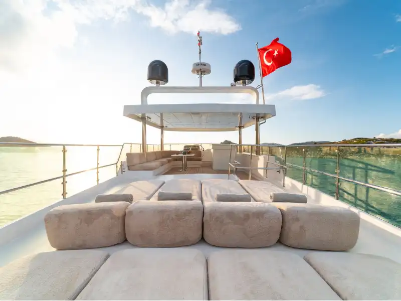 M/Y Caneren