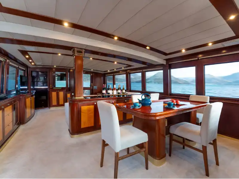 M/Y Caneren