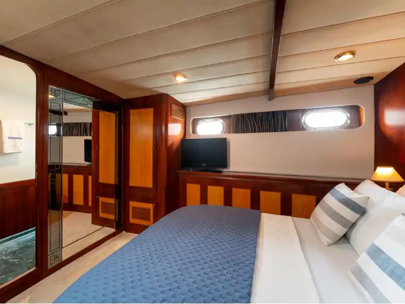 M/Y Caneren
