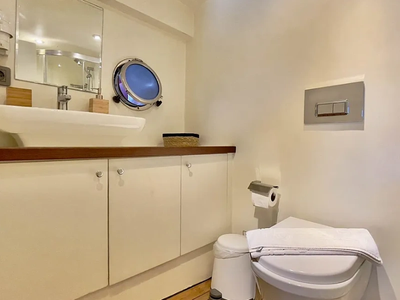 Ekmar Yachting Derya Deniz Gulet Yacht En Suite Bathroom Lavatory Side View