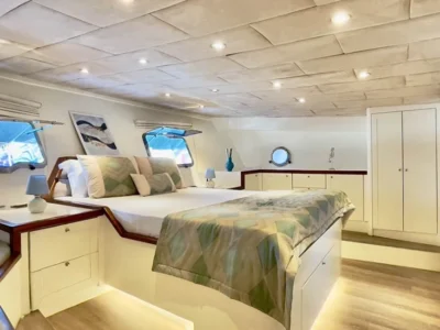 Ekmar Yachting Derya Deniz Gulet Yacht Master Cabin Left Side View 400x300