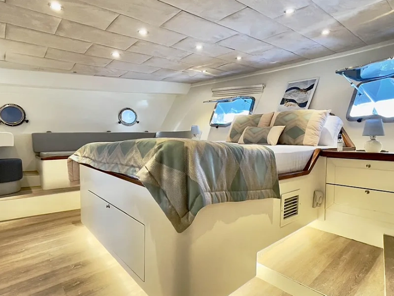 Ekmar Yachting Derya Deniz Gulet Yacht Master Cabin Right Side View