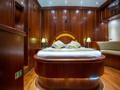 Ekmar Yachting Diva Deniz Gulet Yacht Master Cabin Front View 400x300