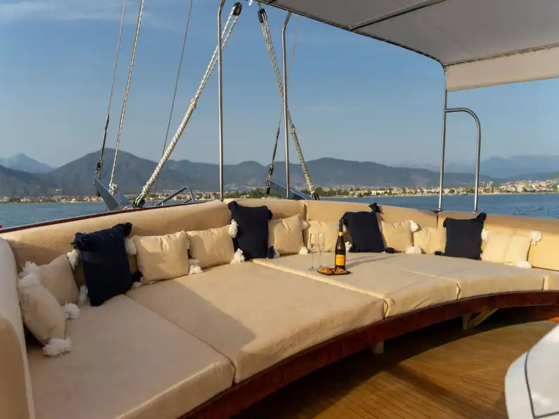 M/Y Happy Days