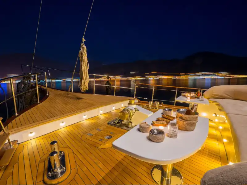 M/Y Happy Days