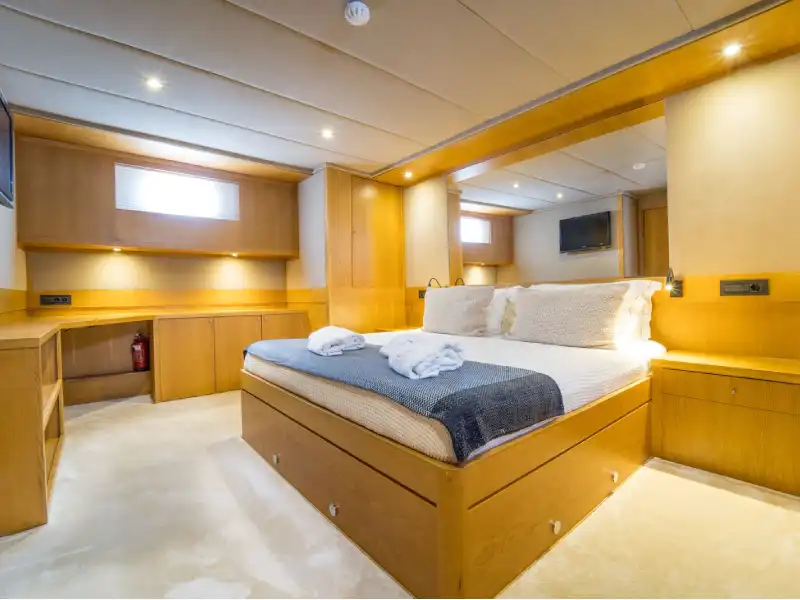 M/Y Happy Days
