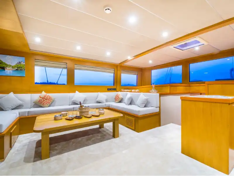 M/Y Happy Days