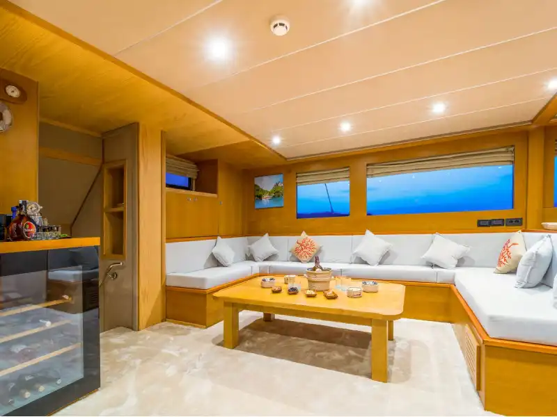 M/Y Happy Days