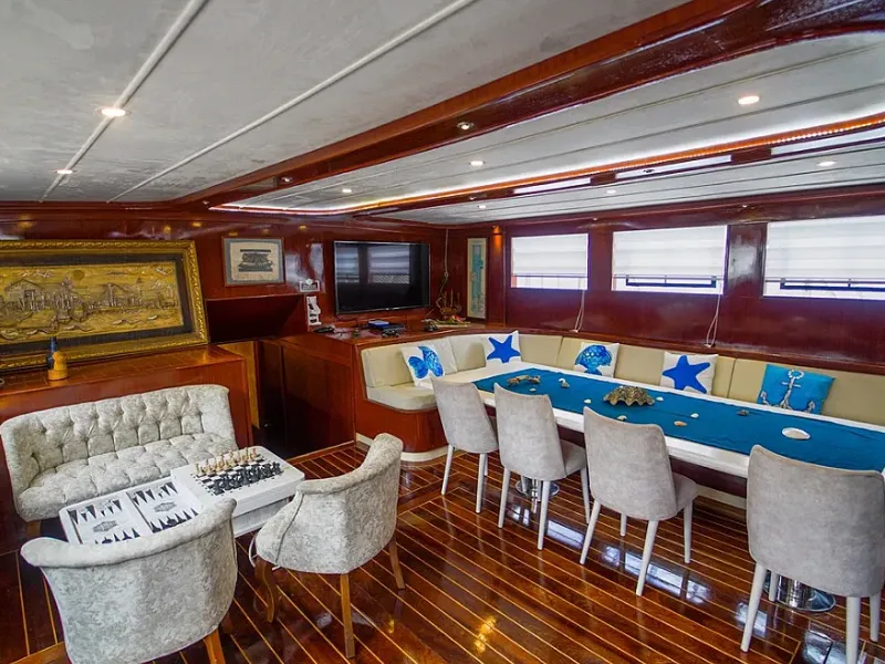 M/S Queen of RTT