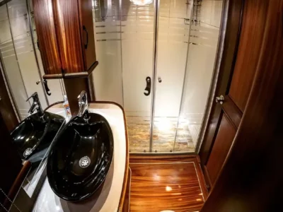 Ekmar Yachting S Dogu Gulet Yacht Master Cabin En Suite Bathroom Front View 400x300
